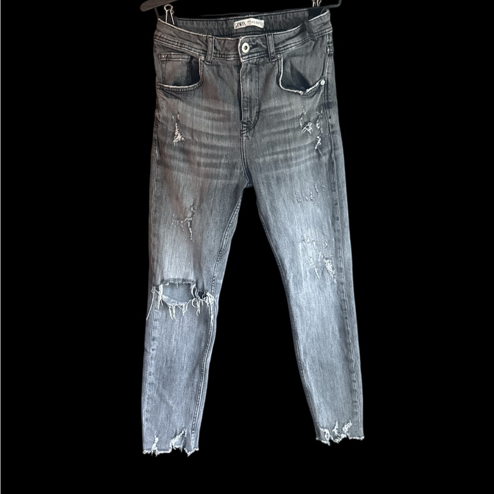 Zara Gray Ankle Cropped Jeans with Distressed Details